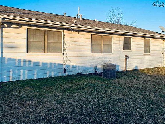 4th image of 4943 S Lake Park Dr