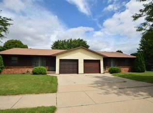 2402 E Gatewood Dr, Appleton, WI 54915