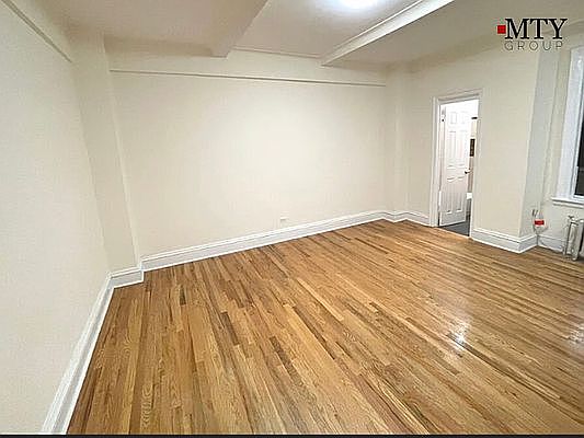4th image of 155 E 52nd St APT 5K