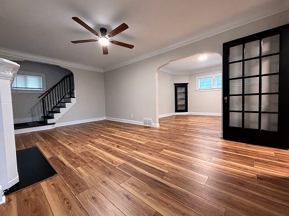4th image of 1328 W 70th St