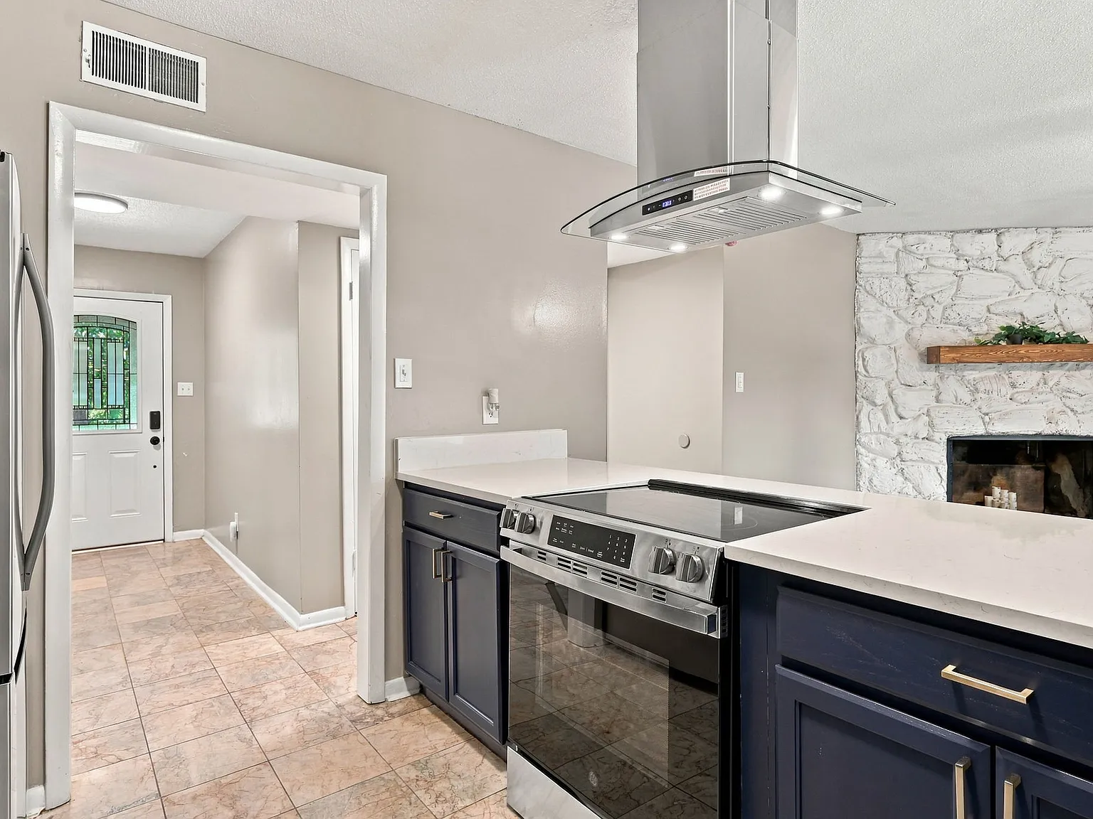3 bed, 1476 sqft, $1,800 — Photo 4