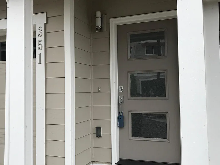 351 Vashon Ct NE — Photo 7