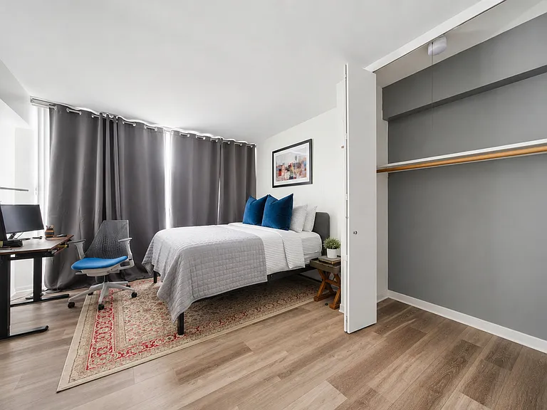 3200 N Lake Shore Dr #2102 — Photo 12