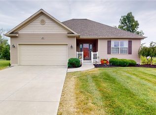 153 Country Club Dr, Grand Island, NY 14072
