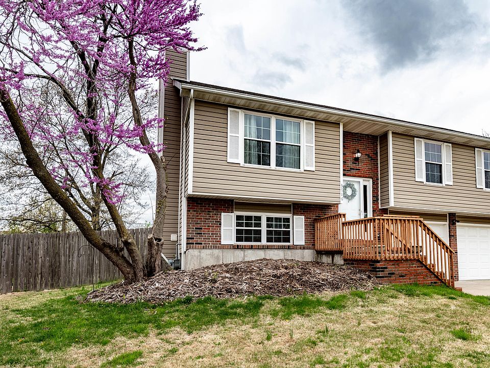 1st image of 3716 Churchill Dr