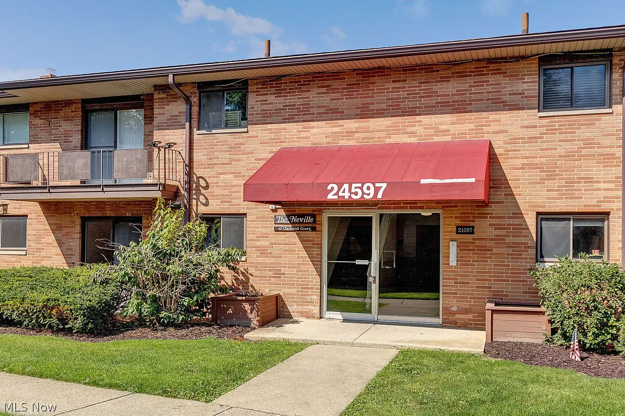 3 bed, 1.0 bath, 1063 sqft, $1,500 — Photo 1
