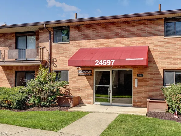 24597 Clareshire Dr APT 101, North Olmsted, OH 44070