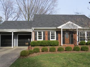 413 Cherrywood Rd, Saint Matthews, KY 40207