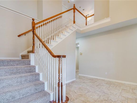 5th image of 3414 Wimbledon Dr