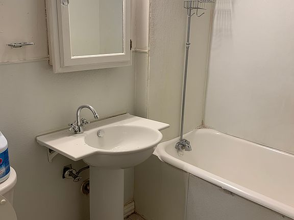 4th image of 5221 S Sangamon St Floor 1