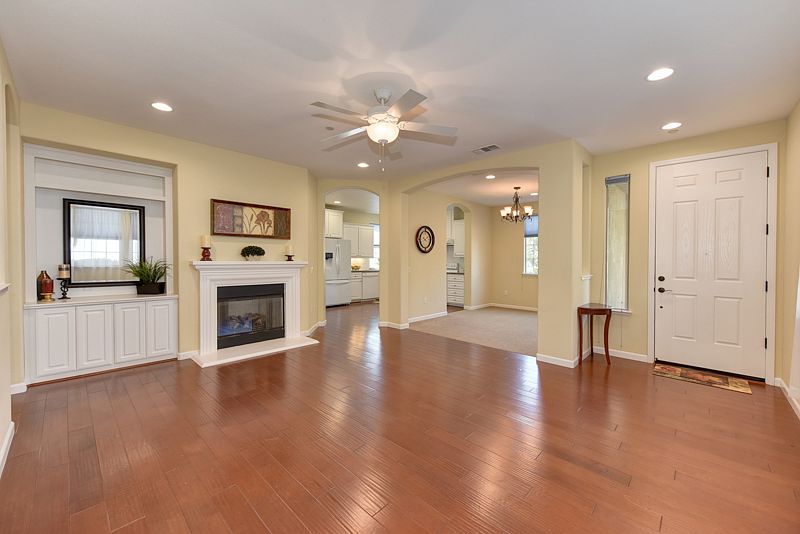 1st image of 1048 Orleans Ct