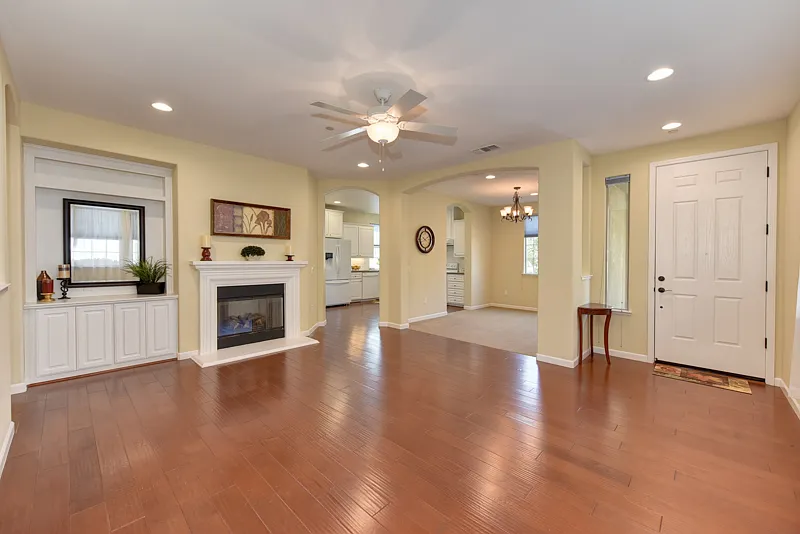 1048 Orleans Ct photo 1