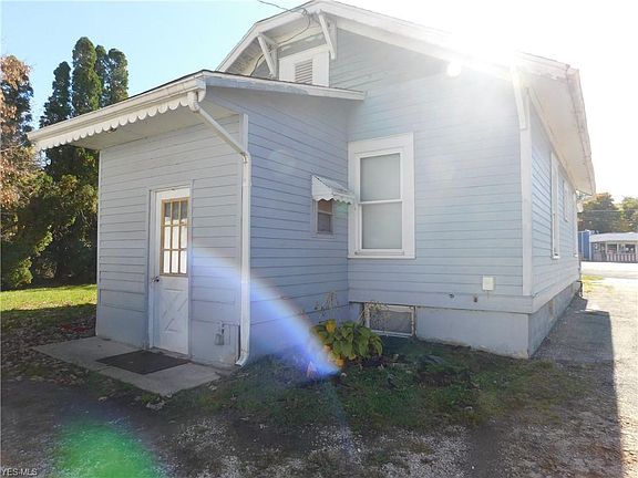 3rd image of 241 Woodlawn Ave