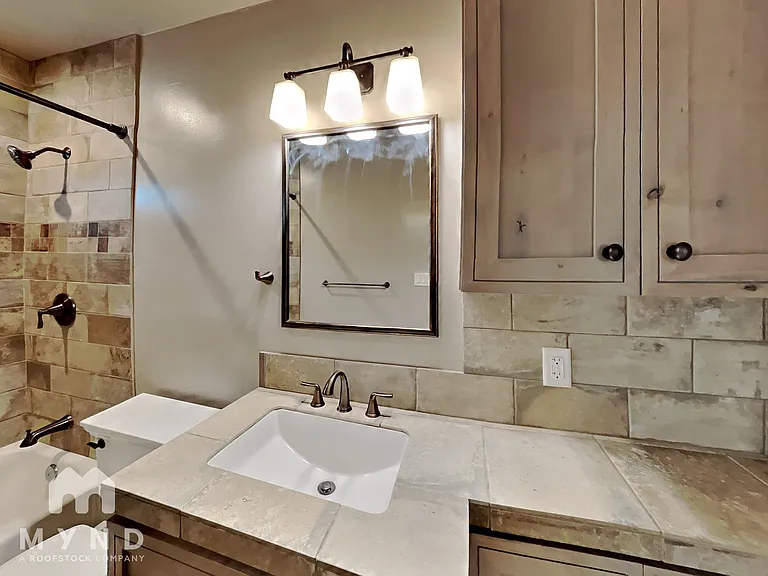 2401 W St — Photo 11