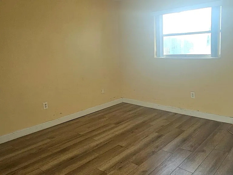 1505 Crescent Cir #B24 — Photo 7