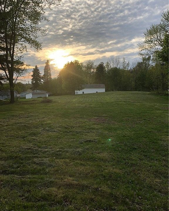 1st image of Circle Dr