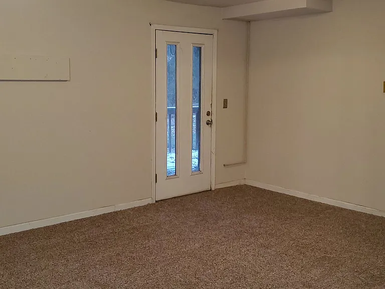 8303 W Southeast Ct — Photo 12