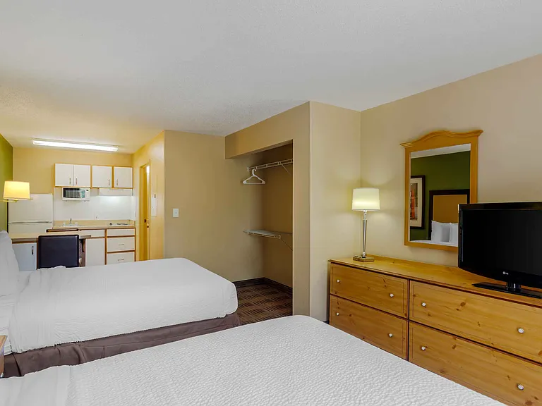 Studio Suite - 2 Queen Beds