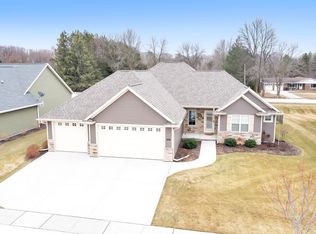 579 Pebblestone Cir, Hobart, WI 54155