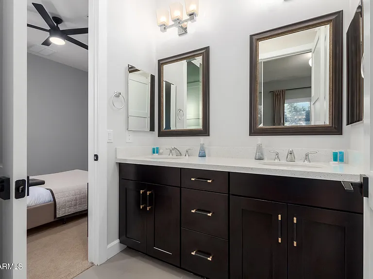 1629 E Montebello Ave — Photo 56
