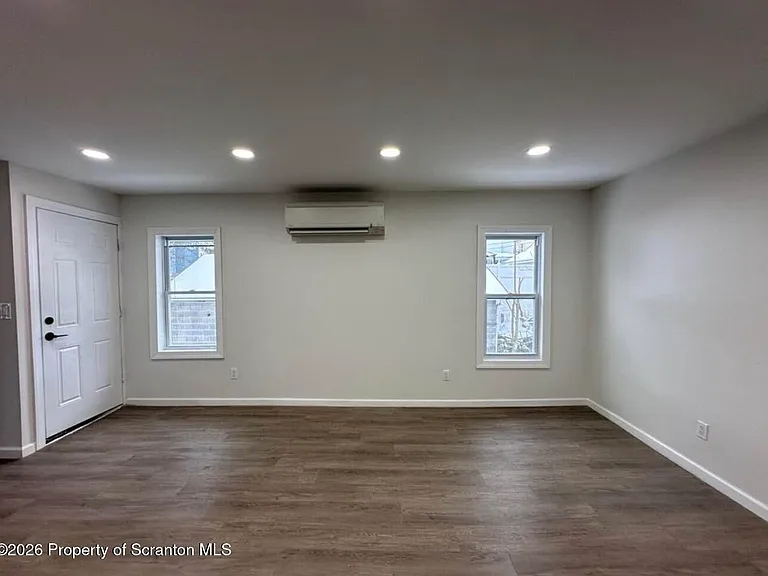 538 Beech St #2 — Photo 8