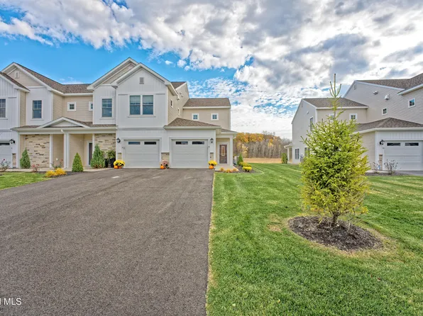 8 Kendra Court, Cohoes, NY 12047