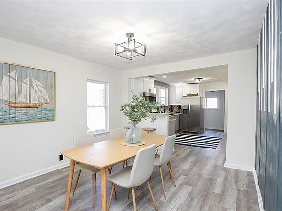 3rd image of 1916 Holladay Street