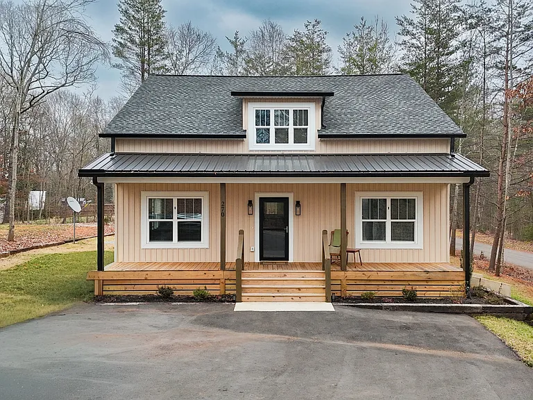 270 Townview Dr — Photo 1