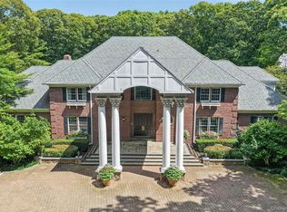 11 Danton Lane N, Locust Valley, NY 11560