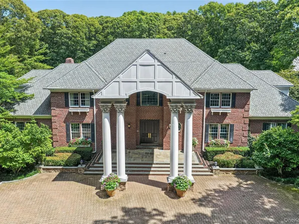 11 Danton Lane N, Locust Valley, NY 11560