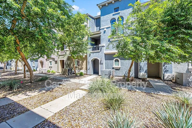 2 bed, 2.5 bath, 1100 sqft, $2,195 — Photo 3