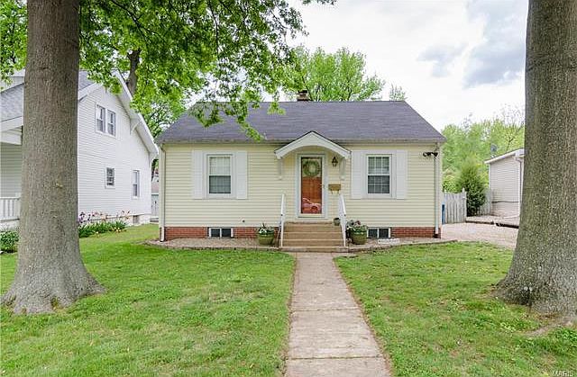 1st image of 832 Ruskin Ave