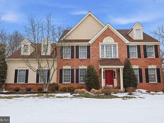 3rd image of 1600 Clydesdale Cir