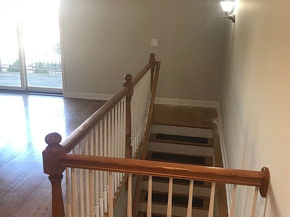 4th image of 6521 N Oketo Ave #1