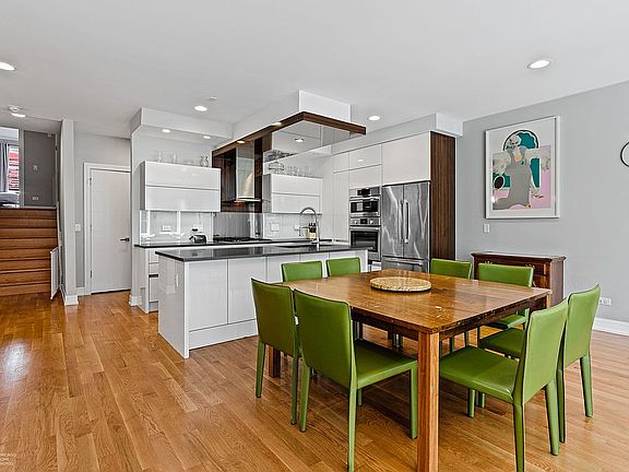 4th image of 1008 N Larrabee St #1N