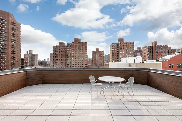 Sold by Compass | media 31