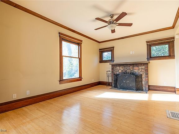 4th image of 575 Crosby St