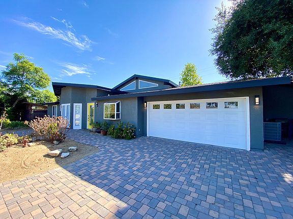 3rd image of 874 Chelterham Cir
