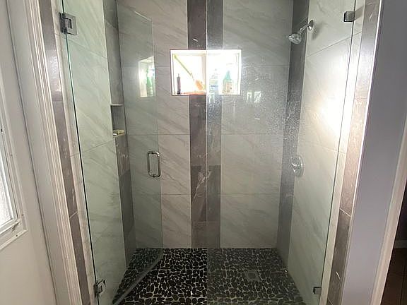 2nd image of 1136 NE 5th Ave