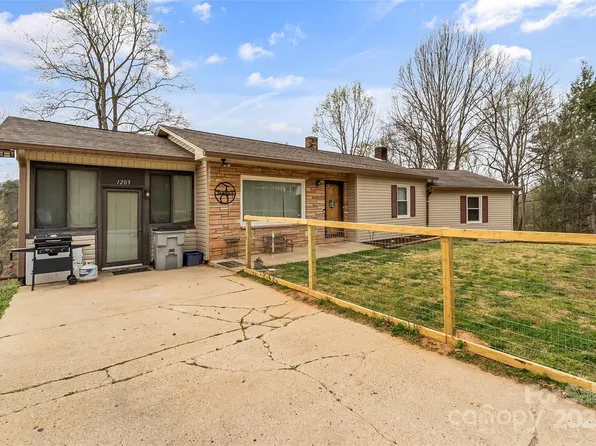 1203 Virginia St SW, Lenoir, NC 28645