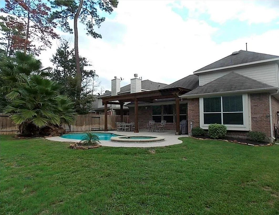 4 bed, 2.5 bath, 2290 sqft, $3,650 — Photo 3