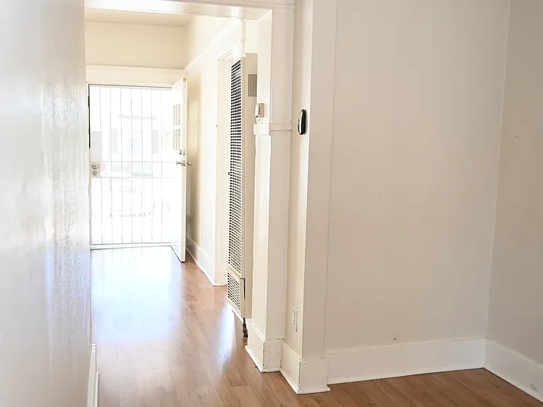 603 W 43rd Pl — Photo 23