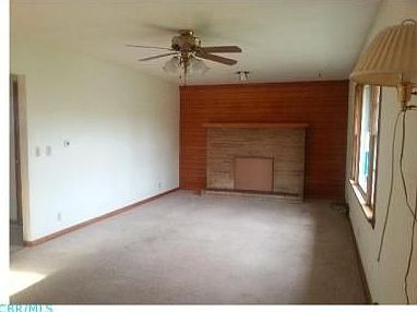 2nd image of 405 Sherwood Dr E