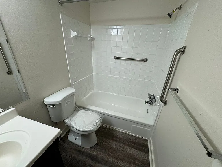 4912 Douglas Rd — Photo 30
