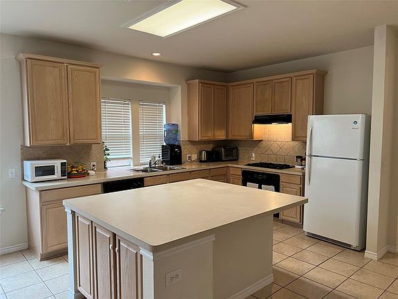2nd image of 7570 Ravenhill Dr