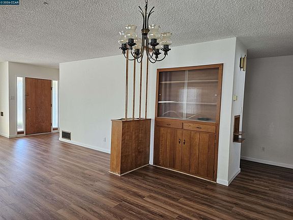 3rd image of 638 36th St