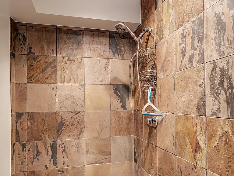 1233 Howard St #3C — Photo 15