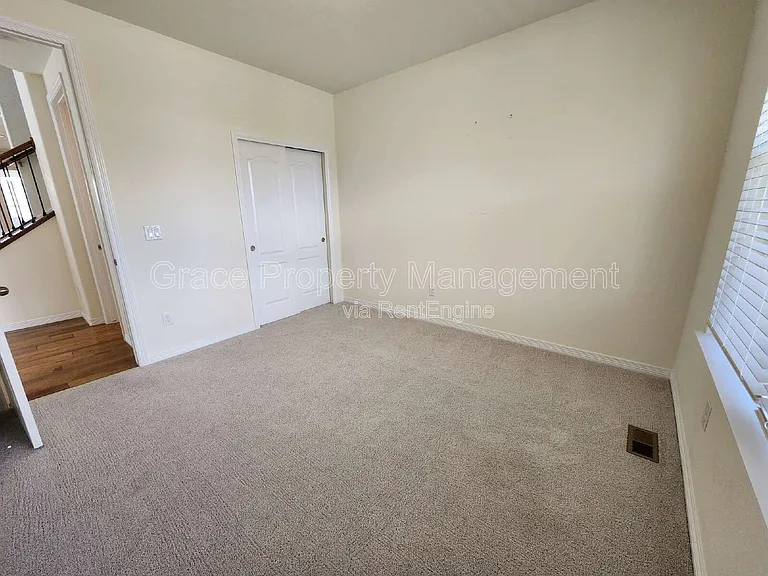 808 Byrd Dr — Photo 4