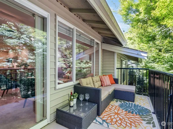 2300 Jefferson Avenue NE #E221, Renton, WA 98056