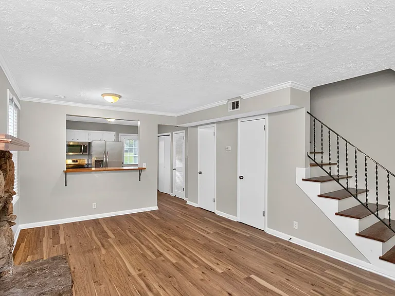 2303 Kimberly Dr — Photo 9